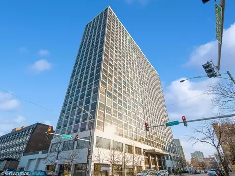 4343 N Clarendon Ave #1205, Chicago, IL 60613
