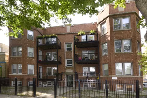 6254 N Richmond St #1S, Chicago, IL 60659