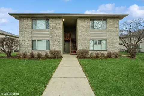 430 Westwood Ct #D, Crystal Lake, IL 60014