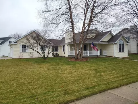 11257 Yarby Ln, Machesney Park, IL 61115