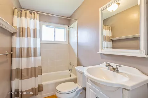 77 E Walnut Ave, Des Plaines, IL 60016 photo 11