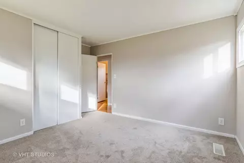 77 E Walnut Ave, Des Plaines, IL 60016 photo 8