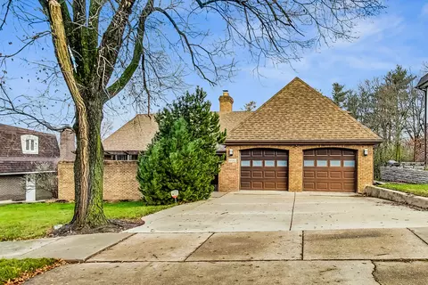 9132 Stratford Ln, Palos Hills, IL 60465