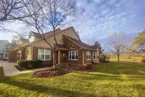 350 N Satinwood Ct #NORTH, Buffalo Grove, IL 60089