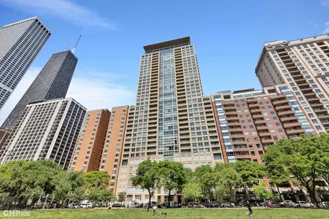 250 E Pearson St #2105, Chicago, IL 60611