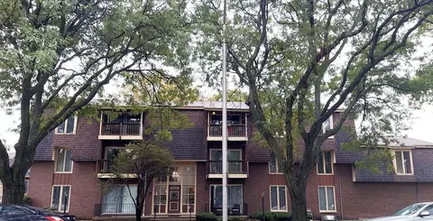 5721 W 103rd St #103, Oak Lawn, IL 60453
