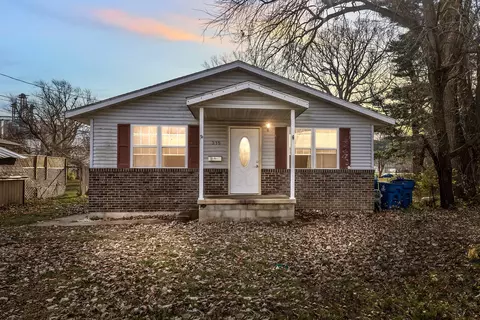 315 W Hickory St, Watseka, IL 60970