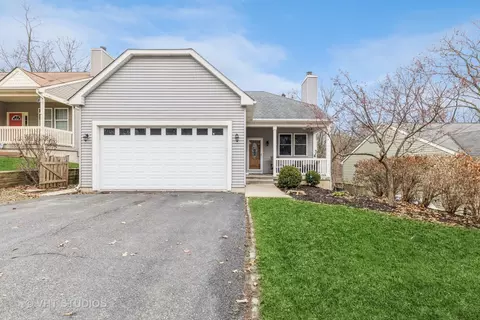 31 Forest Ave, Fox Lake, IL 60020