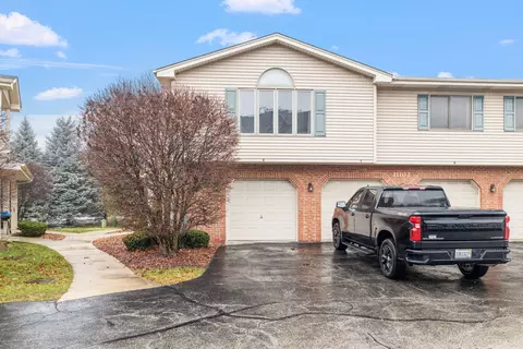 11102 W Cove Cir #D, Palos Hills, IL 60465