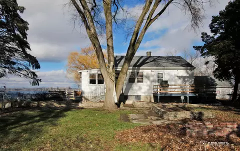 88 Lake Ln, Fox Lake, IL 60020