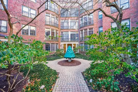 946 Michigan Ave #3D, Evanston, IL 60202