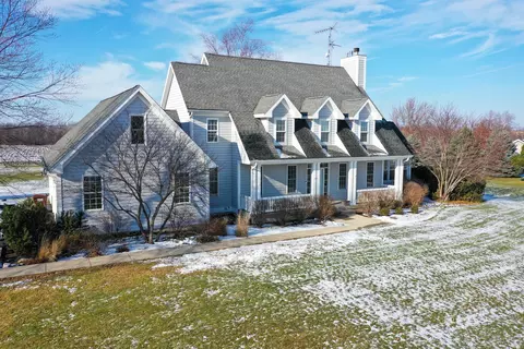 1853 Quail Hollow Rd, Steward, IL 60553