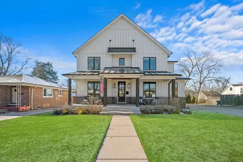 678 S Fairview Ave, Elmhurst, IL 60126