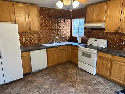 1408 Glendale Dr, Champaign, IL 61821 photo 4