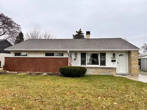 1075 W Villa Dr, Des Plaines, IL 60016