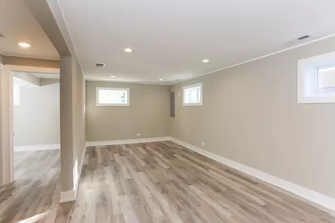 8143 Mcvicker Ave, Burbank, IL 60459 photo 22