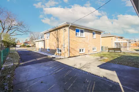 8143 Mcvicker Ave, Burbank, IL 60459 photo 32