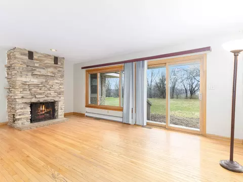 24730 W Bluff Rd, Channahon, IL 60410 photo 2