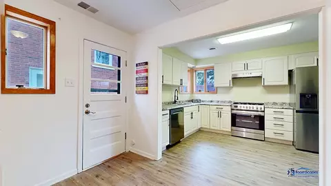 948 W Grant Dr, Des Plaines, IL 60016 photo 5