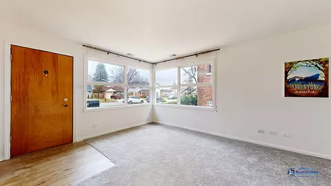 948 W Grant Dr, Des Plaines, IL 60016 photo 8