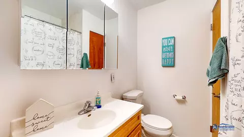 948 W Grant Dr, Des Plaines, IL 60016 photo 6