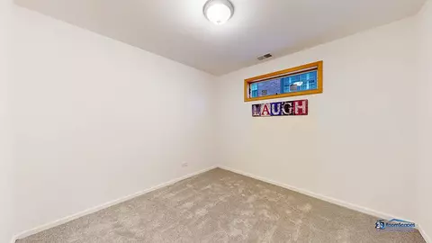 948 W Grant Dr, Des Plaines, IL 60016 photo 14