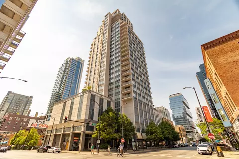 200 W Grand Ave #1205, Chicago, IL 60654