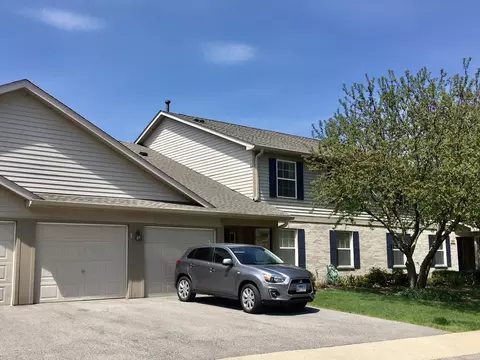 1033 N Village Dr #1, Round Lake Beach, IL 60073