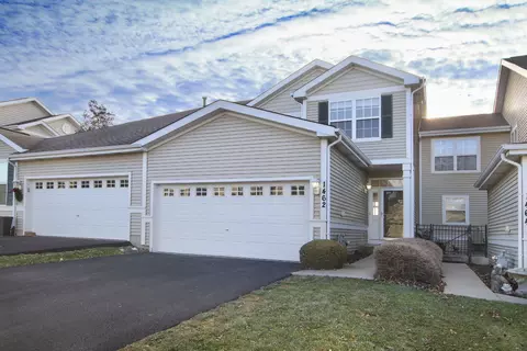 1462 W Remington Ln, Round Lake, IL 60073