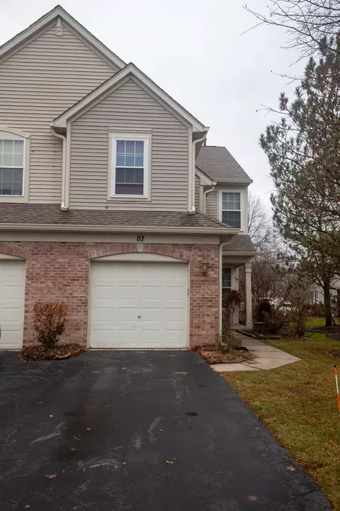 87 Keeneland Ct, Grayslake, IL 60030