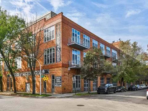 2111 W Churchill St #102, Chicago, IL 60647