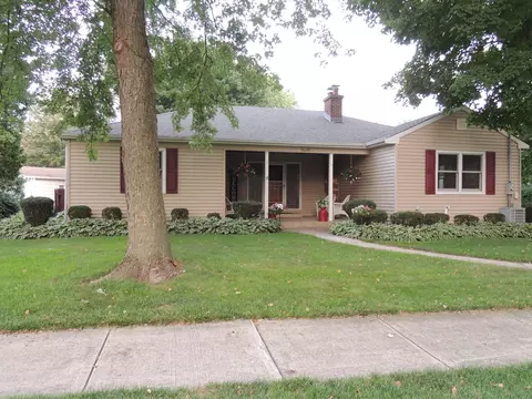 38 Jay St, Oswego, IL 60543