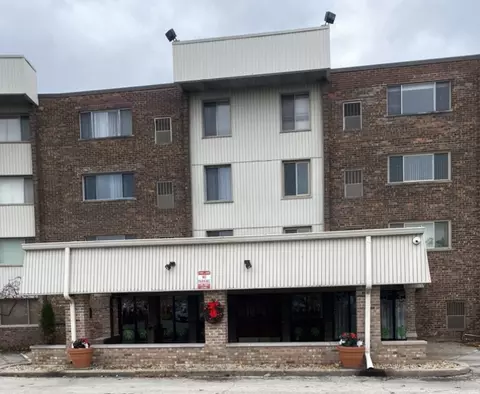 841 N York St #201, Elmhurst, IL 60126