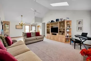 952 Pearson Rd, Cary, IL 60013 photo 8