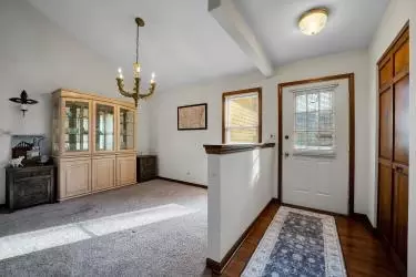 952 Pearson Rd, Cary, IL 60013 photo 3