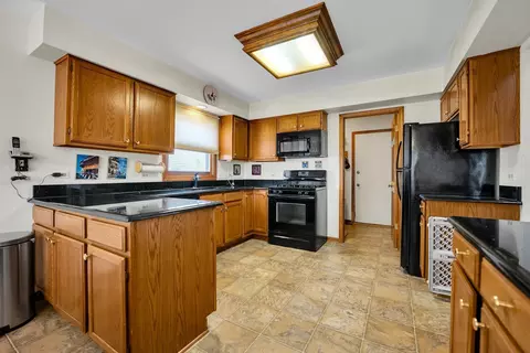 952 Pearson Rd, Cary, IL 60013 photo 11