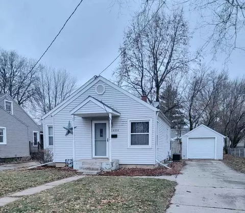 1406 E 14th St, Sterling, IL 61081