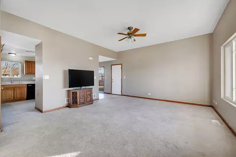 1805 Schubert Dr, Morris, IL 60450 photo 4
