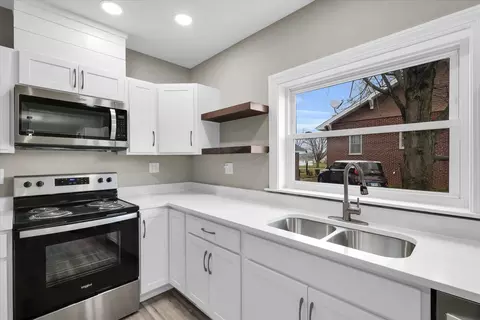 106 E Main St, Royal, IL 61871 photo 3