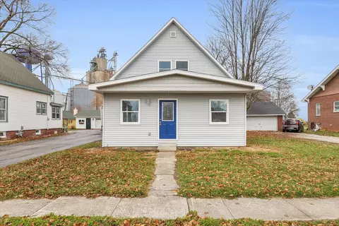106 E Main St, Royal, IL 61871 photo 2
