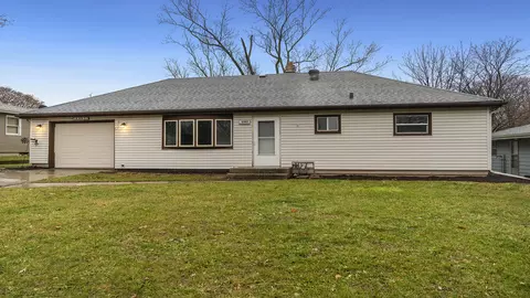 6903 Vesta Dr, Rockford, IL 61109