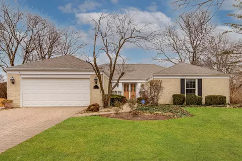 756 Stonegate Rd, Libertyville, IL 60048