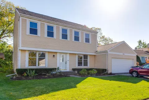 205 Arcadia Ct, Vernon Hills, IL 60061