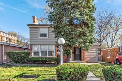 8517 N Crawford Ave, Skokie, IL 60076