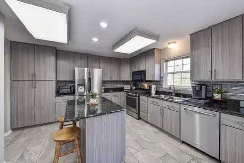 164 Forestview Ct, Aurora, IL 60502 photo 7