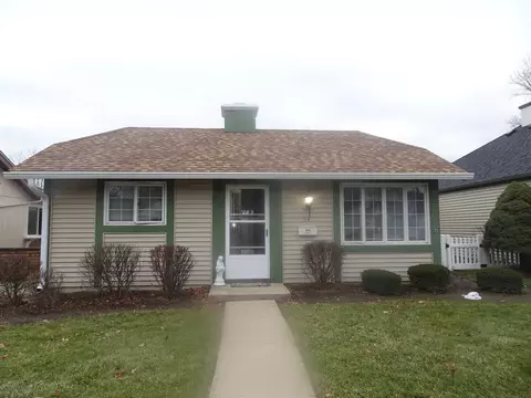 54 Garden Dr, Montgomery, IL 60538
