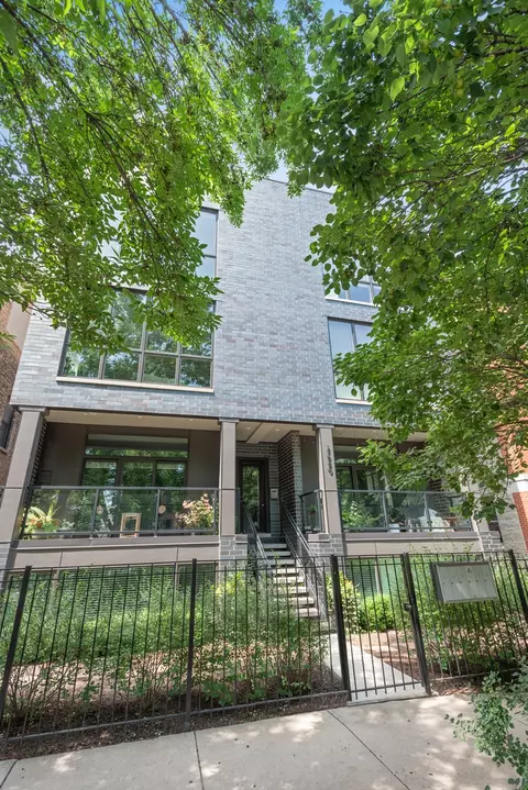 2650 N Bosworth Ave #2S, Chicago, IL 60614