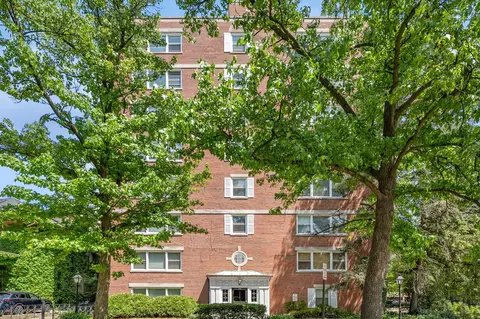 1101 Grove St #7A, Evanston, IL 60201