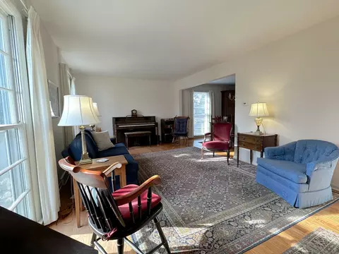 1107 E Forest Ave, Wheaton, IL 60187 photo 4