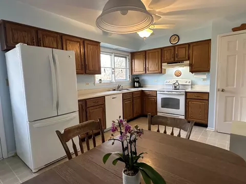 1107 E Forest Ave, Wheaton, IL 60187 photo 6